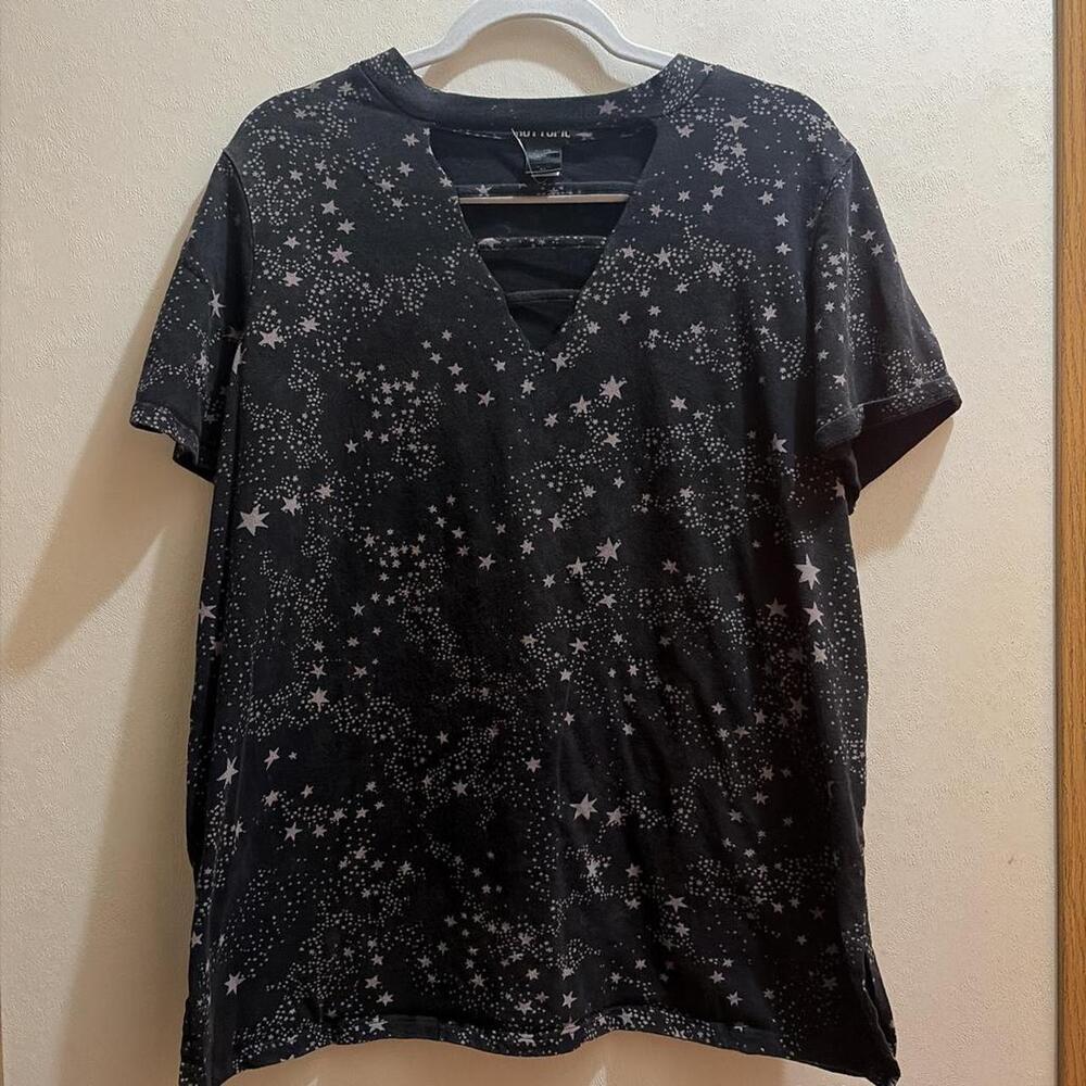 Hot Topic Star Choker Cut Out V Neck